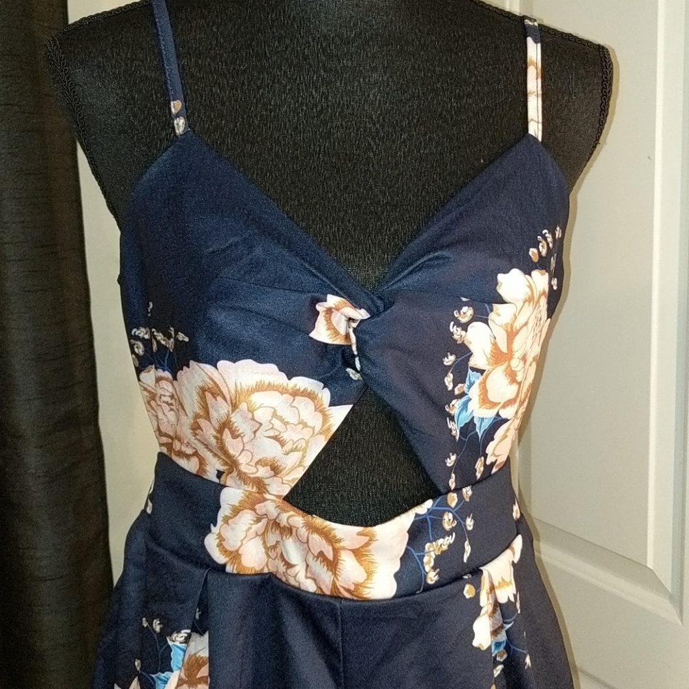 Angahion floral romper - Picture 2 of 7